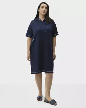 Платье свободного кроя с капюшоном на кулиске