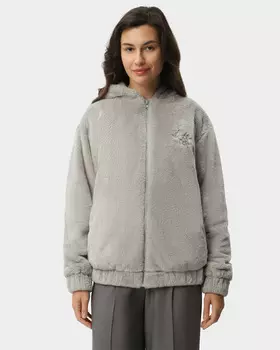 Плюшевая куртка с вышивкой на полочке