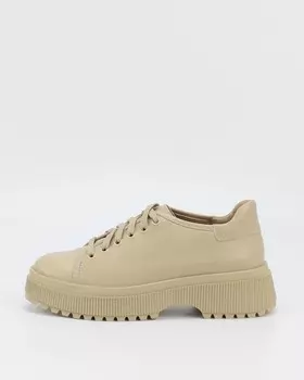 Полуботинки из натуральной кожи со шнуровкой на высокой нескользящей подошве