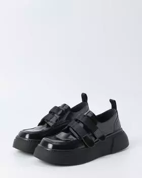 Полуботинки из натуральной лаковой кожи с застежкой-велкро на высокой платформе