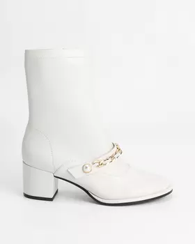 Ботильоны из натуральной кожи с декоративной перемычкой и боковыми молниями