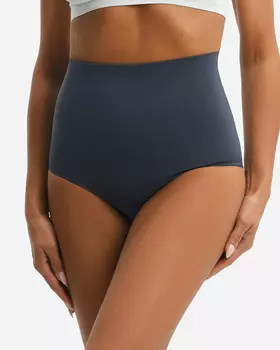 Трусы корректирующие из особо мягкого материала с двухслойным широким поясом