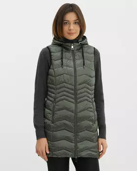 Приталенный стеганый жилет с капюшоном