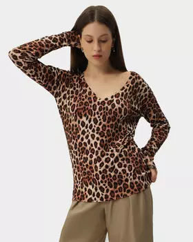 Пуловер полуприлегающего силуэта с V-образным вырезом