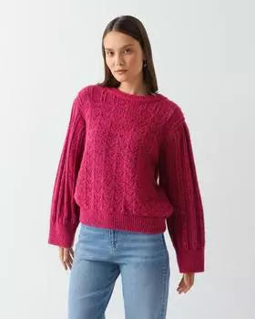 Изящный пуловер ажурной вязки с круглым вырезом