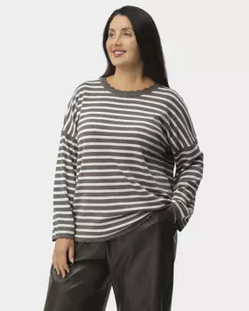 Пуловер в полоску с фигурным вырезом горловины