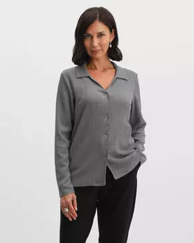 Рубашка свободного кроя из ткани с жатой фактурой и V-образным вырезом