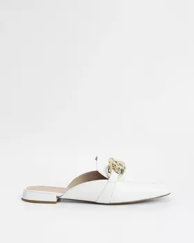 Сабо из натуральной кожи со стелькой Memotion и декором – цепью