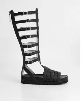 Высокие сандалии-гладиаторы из натуральной кожи с тиснением «под крокодила»