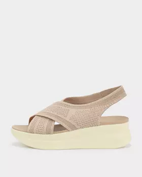 Сандалии с эластичной вставкой