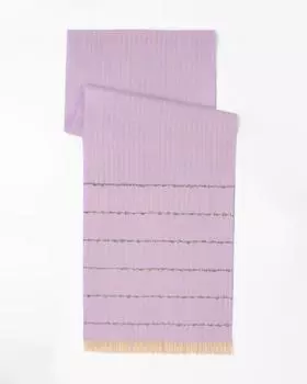 Шарф с бахромой по краям