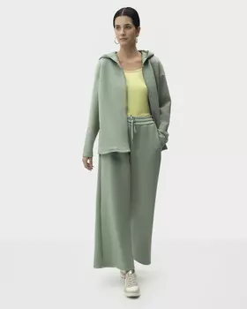 Широкие брюки из мягкого трикотажа с эластичным поясом