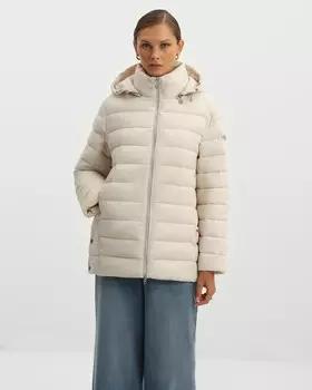 Стеганая куртка с регулируемым капюшоном и карманами на молнии