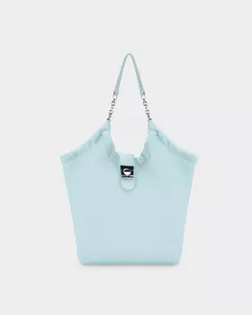 Сумка из гладкой кожи со сборкой и акцентными цепями на ручках