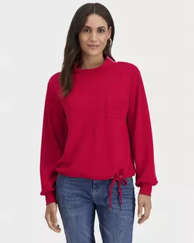 Толстовка с объемным лейблом на кармане и регулировкой с помощью кулиски по низу