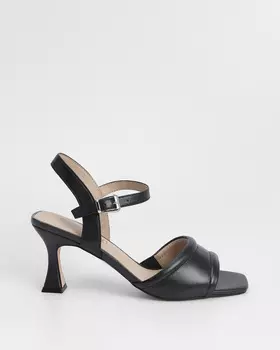 Босоножки из натуральной кожи на нескользящей подошве и устойчивом каблуке-рюмочке