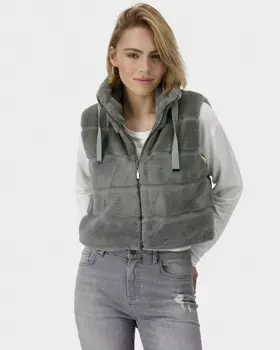 Укороченный жилет из мягкого экомеха