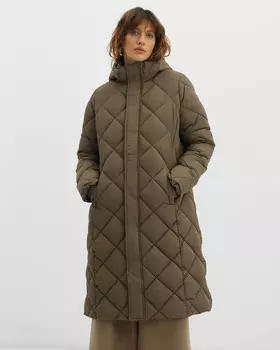 Утепленное пальто со съемным капюшоном и ромбовидной стежкой