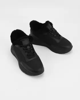 Утепленные кроссовки с меховой опушкой