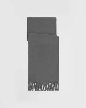 Утепленный шерстью палантин