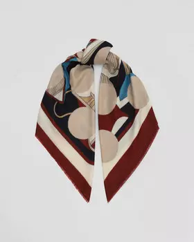 Утепленный шерстью палантин