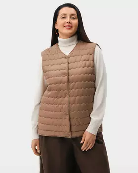 Утепленный жилет из водонепроницаемого материала с фигурной стежкой