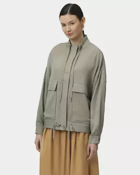 Ветровка оверсайз с накладными карманами с клапанами