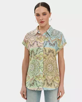 Яркая блузка с принтом