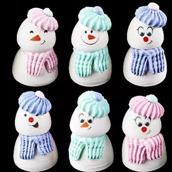 Фигурка сахарная Снеговик в берете 1 шт