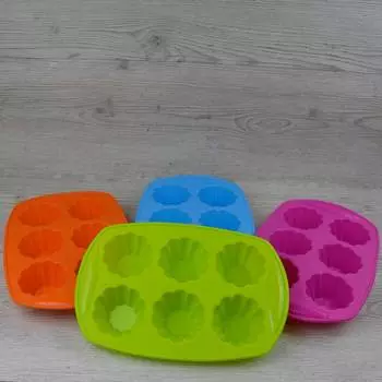 Форма силиконовая 6 ячеек Пирамидки-3