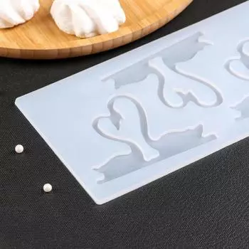 Форма силиконовая для леденцов и шоколада 3 ячейки Лебеди