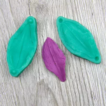 Силиконовый вайнер Лепесток Клематис Арабелла