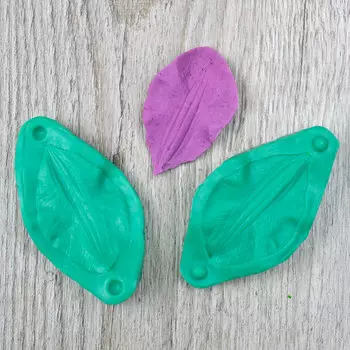 Силиконовый вайнер Лепесток Клематиса (малый)