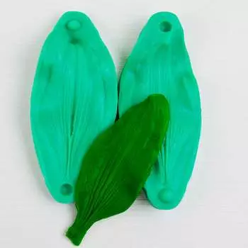 Силиконовый вайнер Лепесток Лилии (узкий)