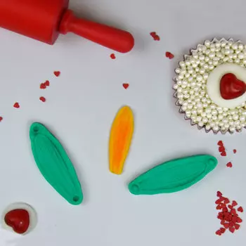 Силиконовый вайнер Лепесток подсолнуха