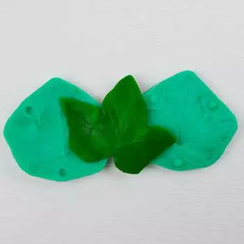 Силиконовый вайнер Лист смородины (большой)