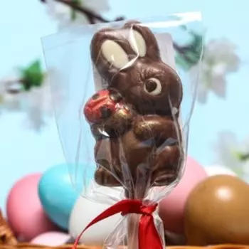 Фигура из молочного шоколада "Зайка с божьей коровкой", 30 г