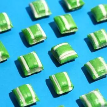 Карамельные подушечки «Холодно снаружи, свежо внутри», вкус: мята, 80 г.
