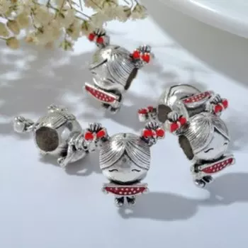 Шарм «Девочка с арбузом», цвет серебро, красный