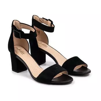 Женские босоножки Clarks(Deva Mae 26127568), черные