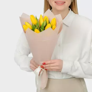 Букет 11 желтых тюльпанов