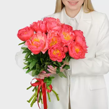 Букет 15 пионов В порыве чувств
