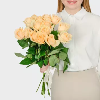 Букет 15 роз Пич Аваланш