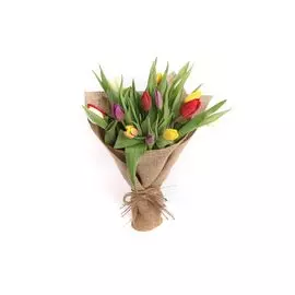 Букет 15 тюльпанов в мешковине, микс