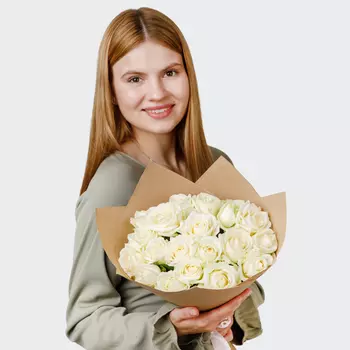 Букет 19 роз Белый мрамор