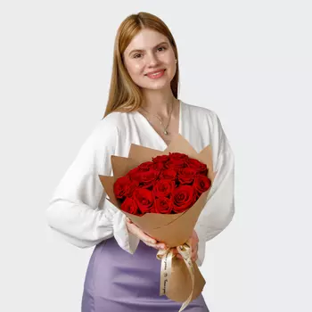 Букет 19 роз Идеальное свидание