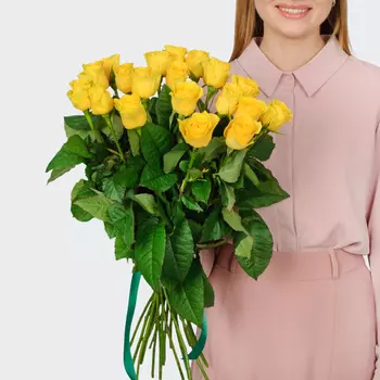 Букет 19 роз Илиос