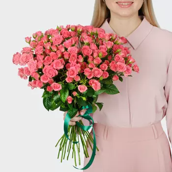 Букет 25 кустовых роз Лидия (50 см)