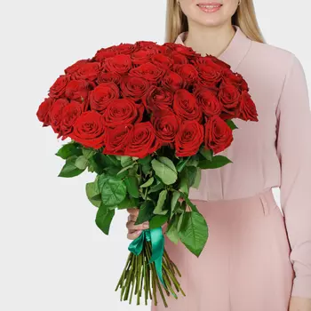 Букет 51 красная роза Ред Наоми (60 см)