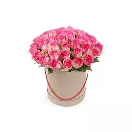 Букет 51 роза Малибу в шляпной коробке